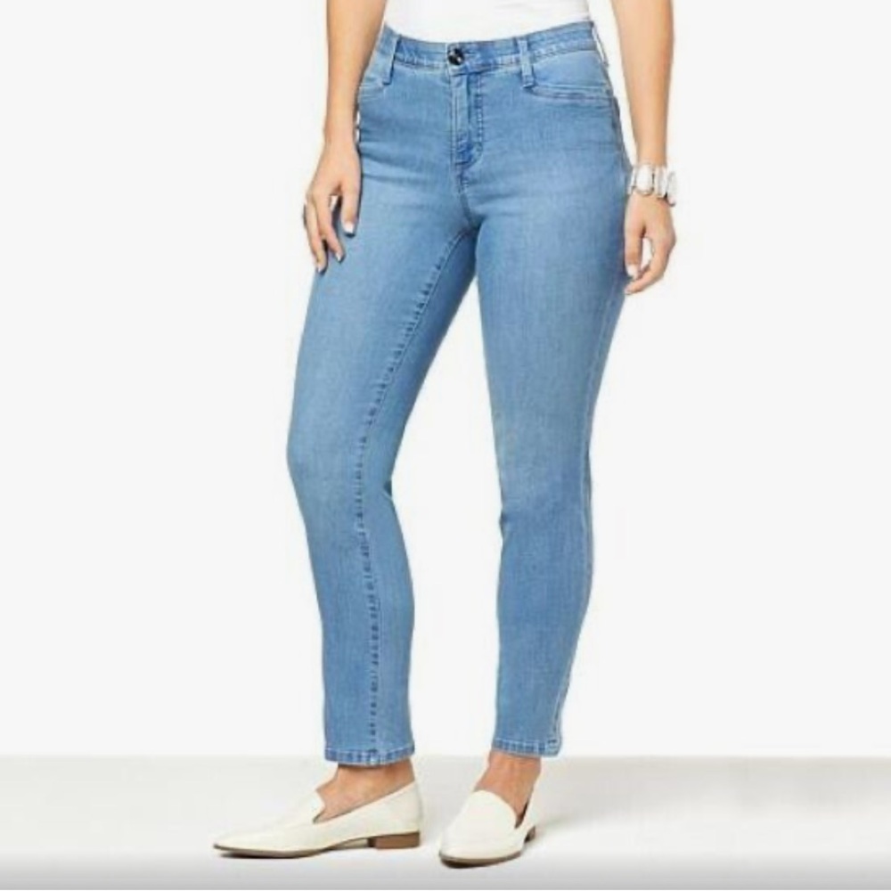 Wynne Denim Performance Stretch Straight Leg Light Wash, Size 8P